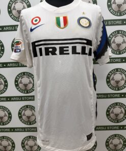 Alternative view of Maglia INTER Eto’O match Worn 2010/11 Signed