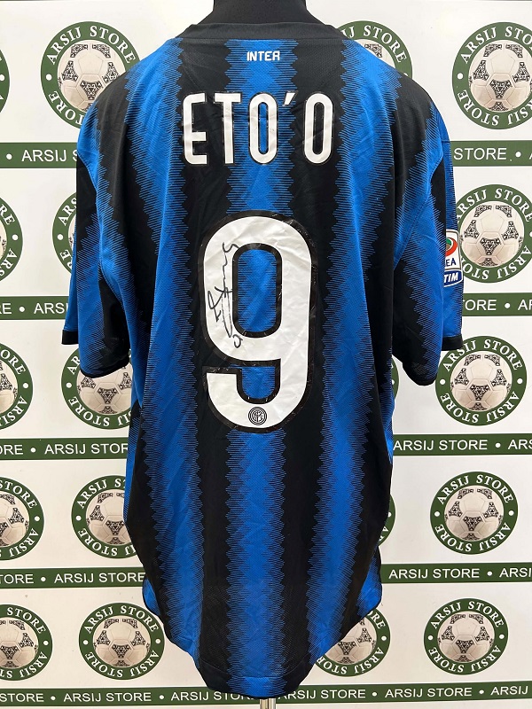 Maglia INTER ETO'O Home 2010/11 Signed - immagine 2