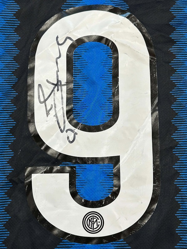 Maglia INTER ETO'O Home 2010/11 Signed - immagine 3